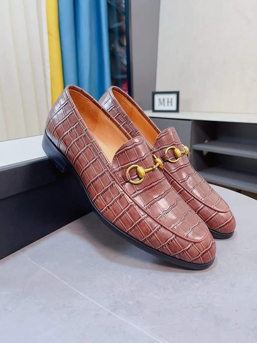Men's shoes💰520🌸🌸【GUCCi】Original calfskin, water-dyed cowhide lining, original outsole, men's and women's fashion, formal casual leather shoes, slip-on men's and women's shoes series, young fashion, European and American trends, British style, random matching, comfortable feet, standard code: men's size 38-44 (45 can be customized)\nGrade: same style as the official website, original quality